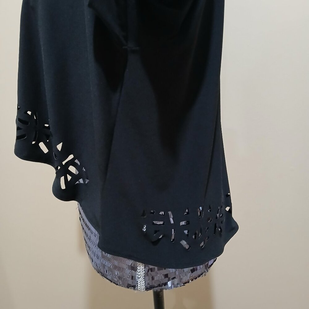 SYMPLI - Crop Layering Top - Laser Cut Hem